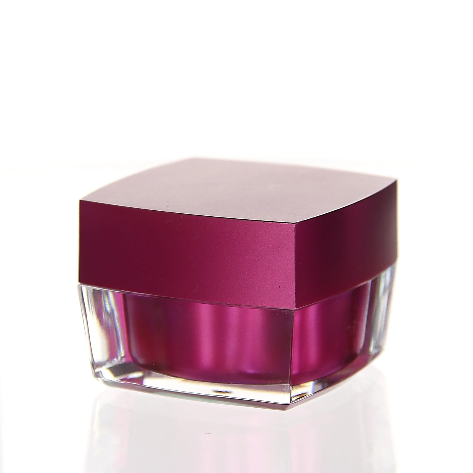 Closed 30ml acrylic jar in glossy pink with clear base and square design on light background