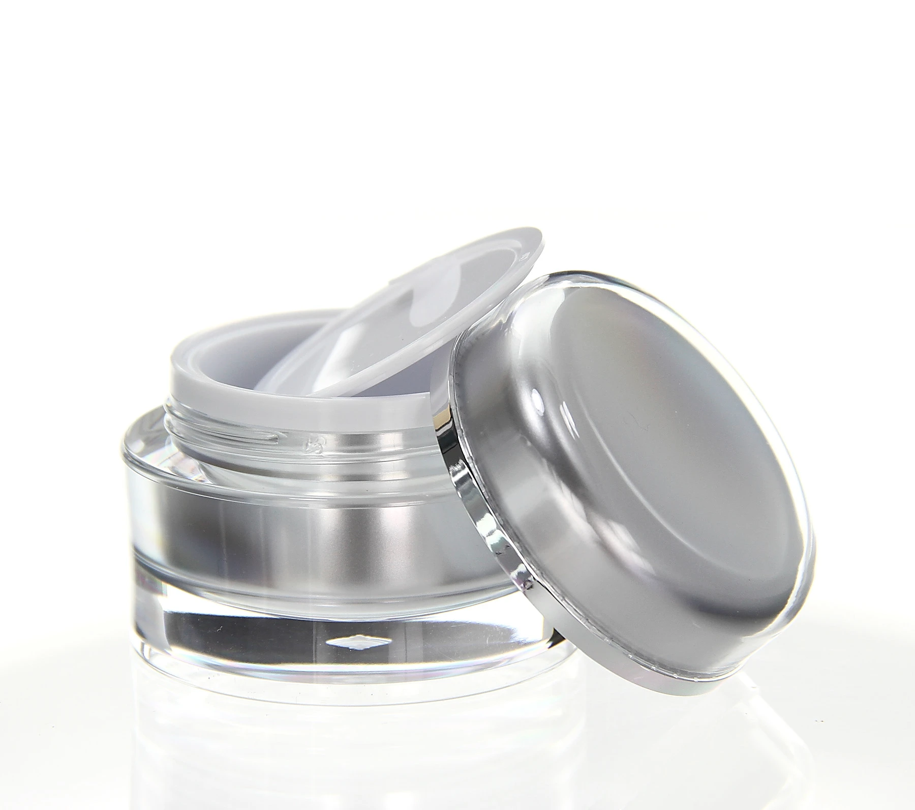 30ml silver acrylic jar with removed lid and sealing disc