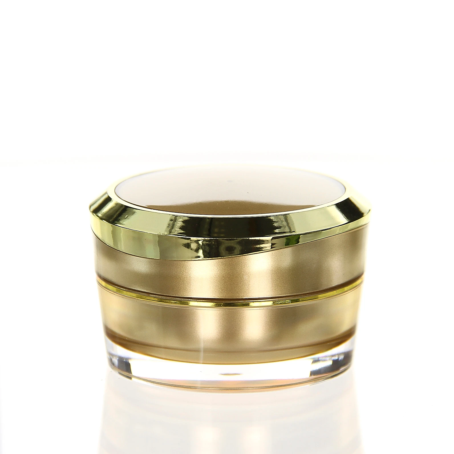 Closed 15ml Mars acrylic jar in glossy gold with transparent base on white background