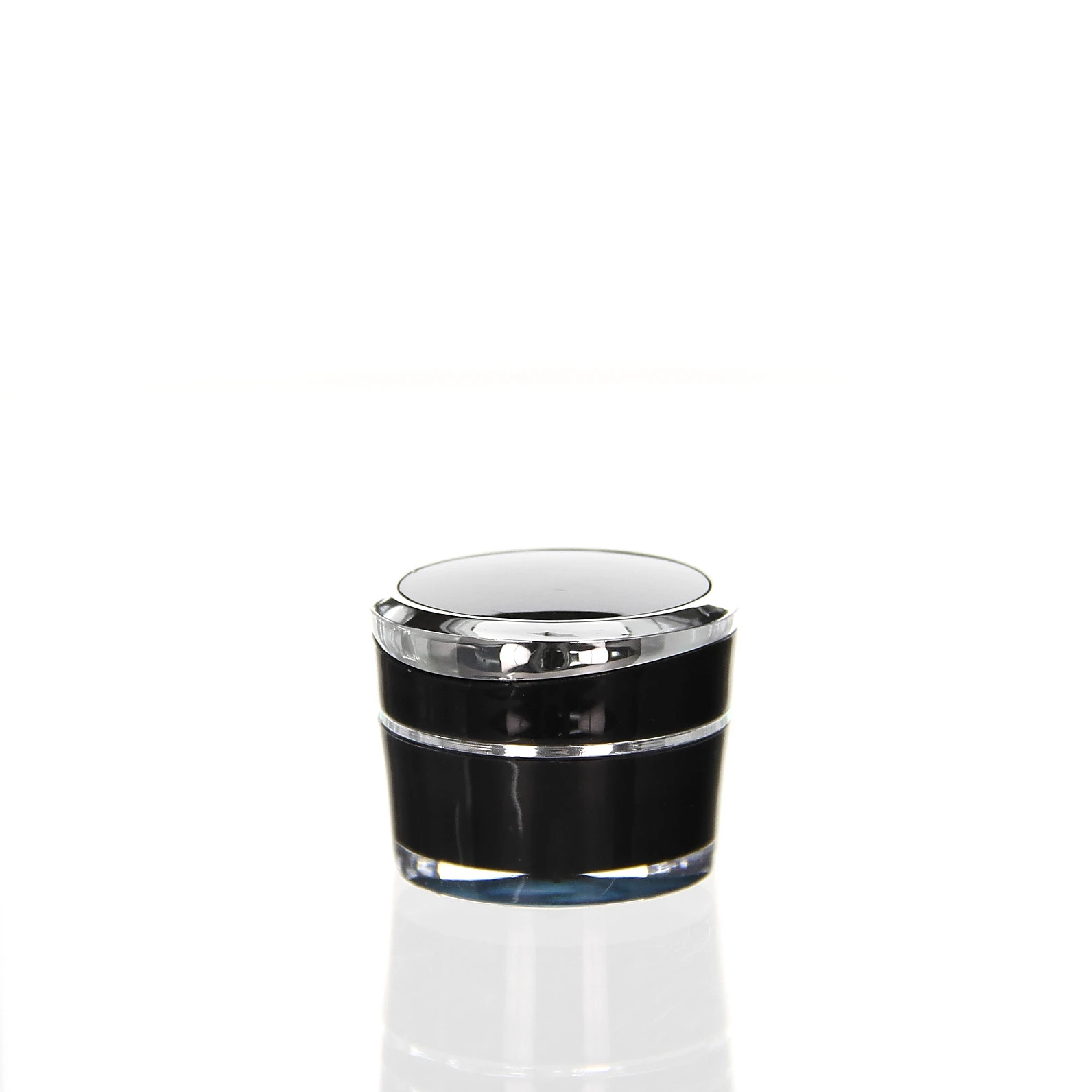Closed 5ml Mars acrylic jar in black with glossy lid on white background